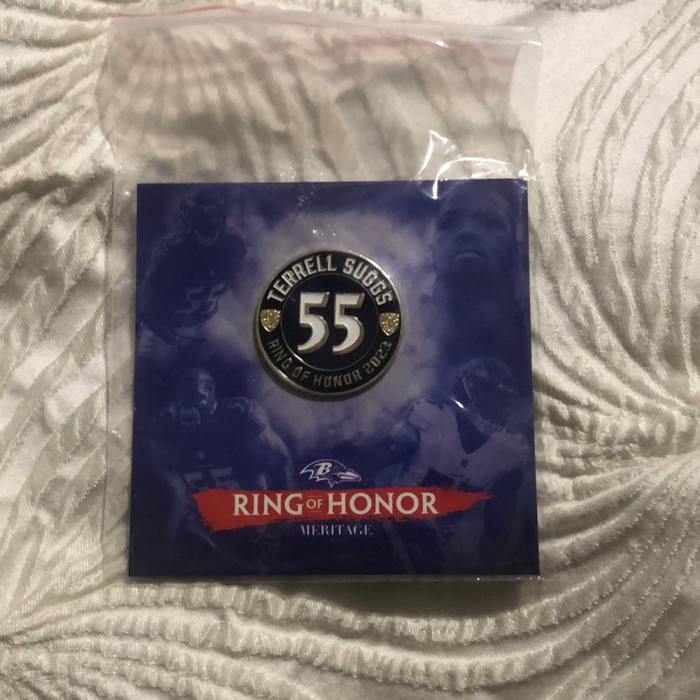 Raven- Terrell Suggs #55 ring of honor pin
